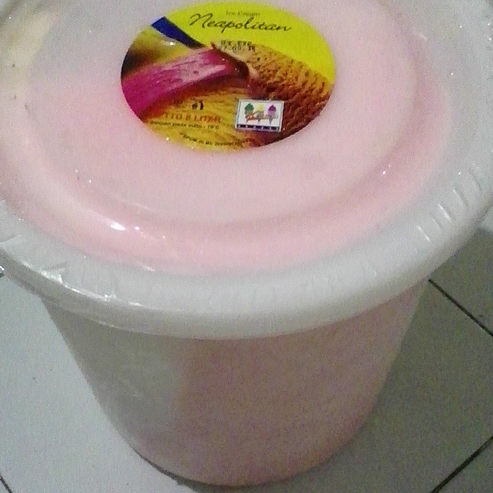 Es Krim  8 Liter AICE Miami 3 in 1 Neapolitan Coklat Vanilla Strawberry (Bulk Galon Bucket Pail Literan)