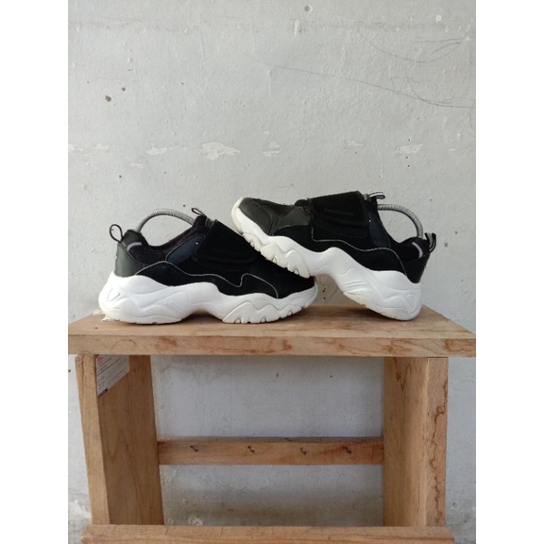 Sepatu Skechers D'Lite