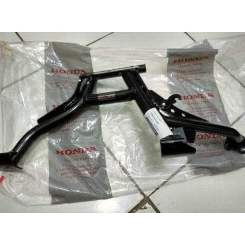 STANDAR TENGAH /STANDAR 2 HONDA SPACY/ BEAT FI/ SCOOPY FI ORIGINAL AHM DISKON