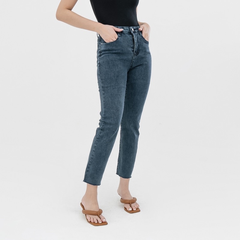 VIERLIN - Jeans 2598 - HW STRAIGHT JEANS UNFINISHED