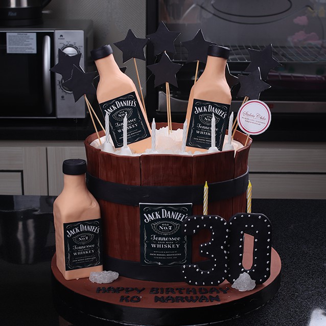 

Kue Ulang Tahun / Birthday Cake model Alkohol / MOHON BACA KETERANGAN