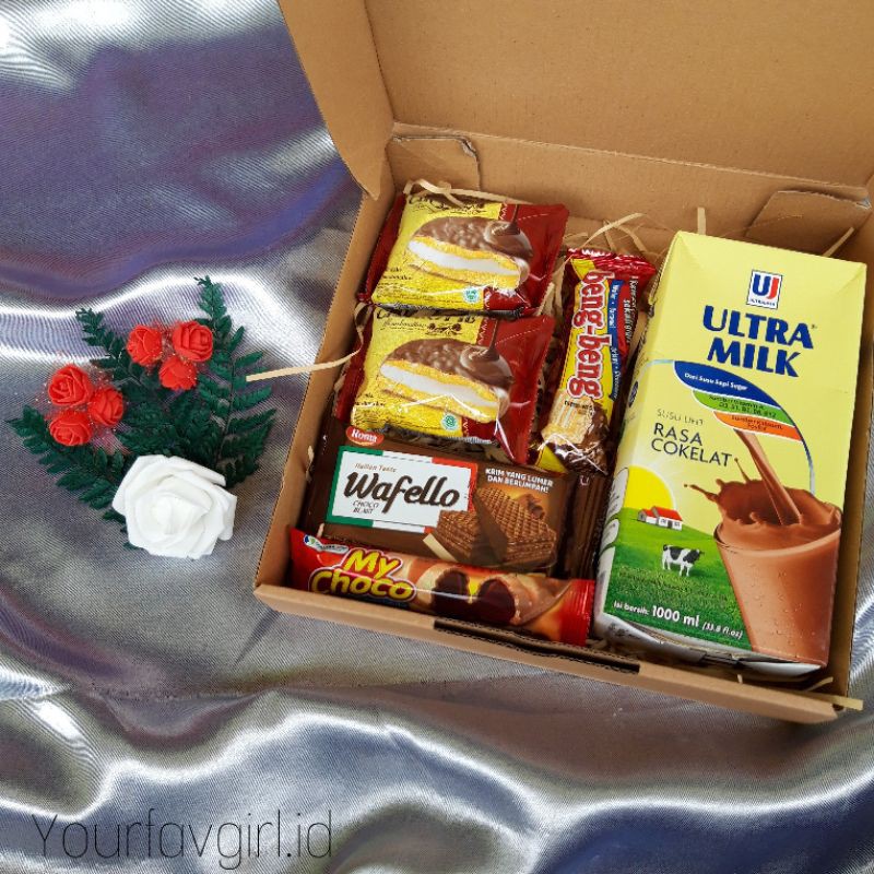 

Snack Box / Snack Giftbox / Gift Box / Hadiah Ultah / Hadiah Wisuda / Hadiah Sempro / Kado