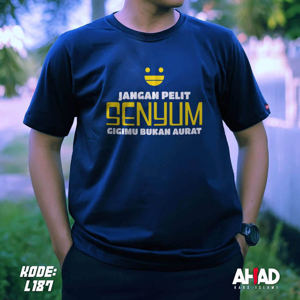 Kaos Islami Ahad - Jangan Pelit Senyum (L186)