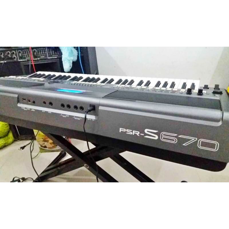 YAMAHA PSR S670