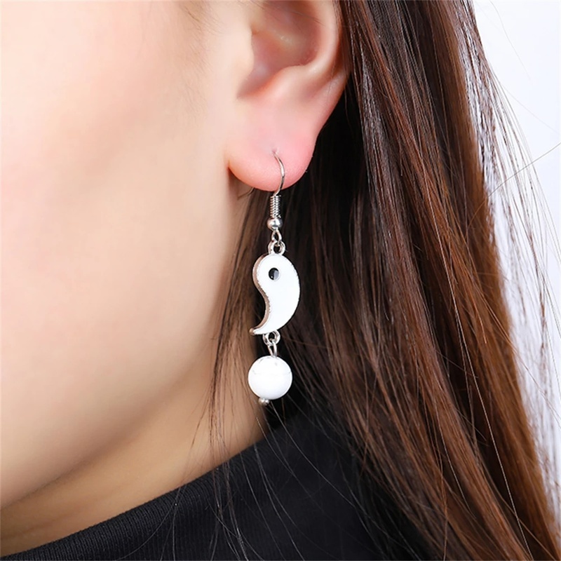 1 Pasang Anting Manik-Manik Batu Yin Yang Tai Chi Bahan Alloy Gaya Vintage Untuk Wanita