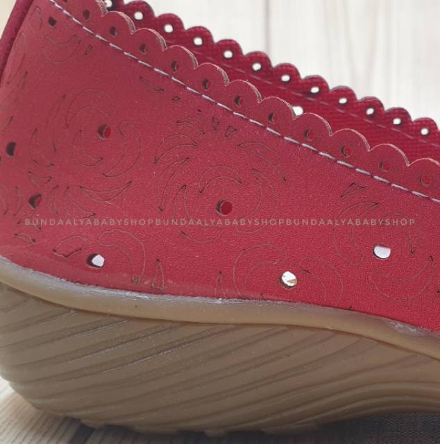 Sepatu Wanita MERAH Size 37 - 40 Sepatu Kerja Wanita - Sepatu Wanita Formal-Sepatu Slip On Perempuan