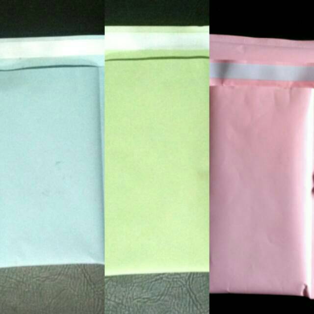 

Amplop bubble padded envelope warna pink, putih, biru & hijau ukuran 10.8X15cm