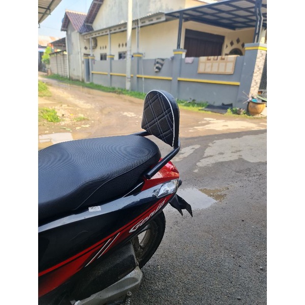 SANDARAN JOK PENGAMAN BONCENG ANAK GENIO