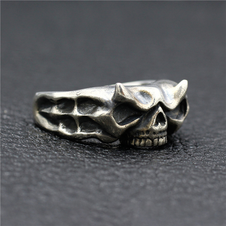 Lkyou New Men's Retro Handmade Skull Ring, Cute Death Gothic Skull Men's Ring Ring, Men's Plaid Punk Motorcycle Ring Jewelry