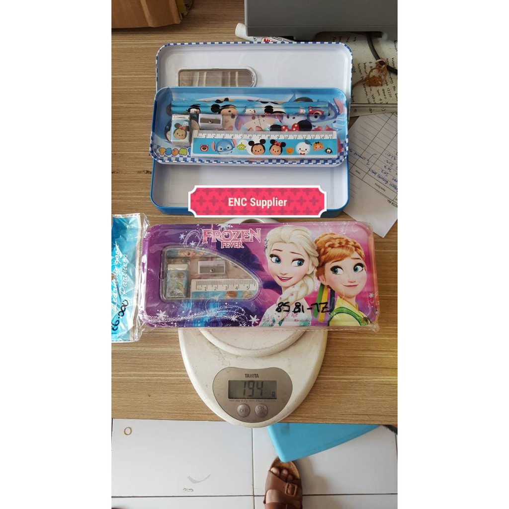 

kotak tempat pensil set kaleng motif karakter disney fancy 22x10x3