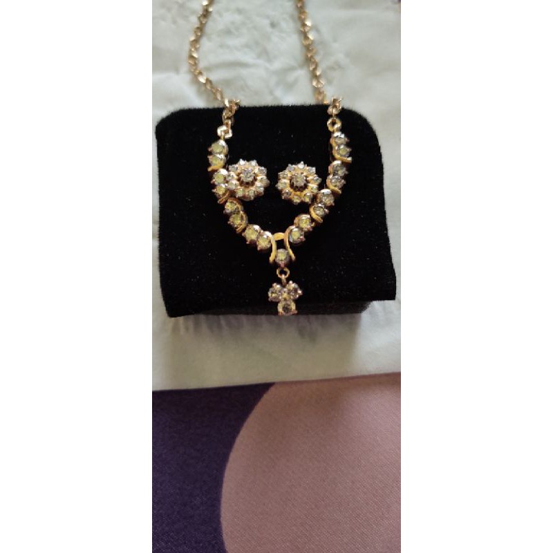 anting dan kalung berlian banjar diikat emas muda