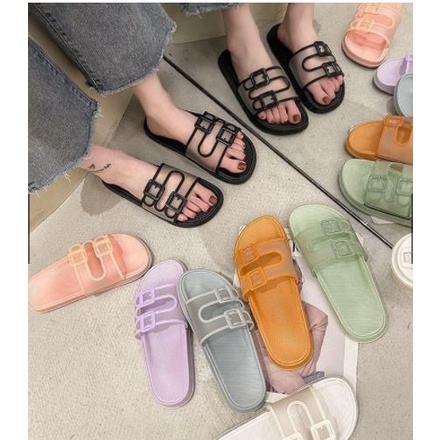 [SUPER BEST SELLER] Sandal Selop Jelly Willona three brothers Wanita Korea Ban 2 Gesper Transparant bening Import MGR Morego Mokaya Balance Breslin (1688)/ Size 36-40