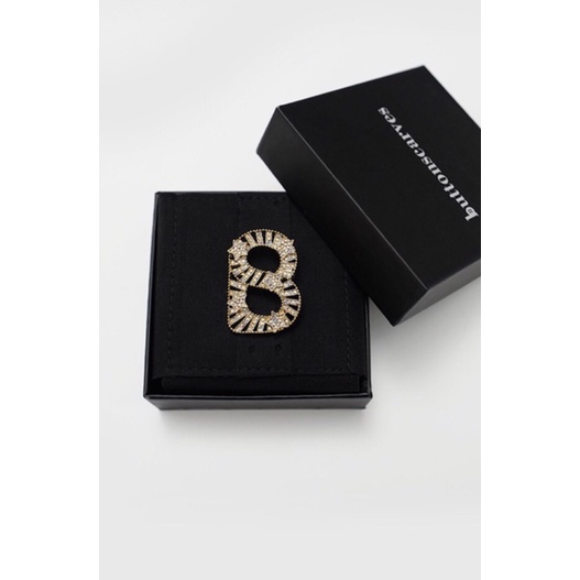 signature Star flapper brooch buttonscarves NEW gold