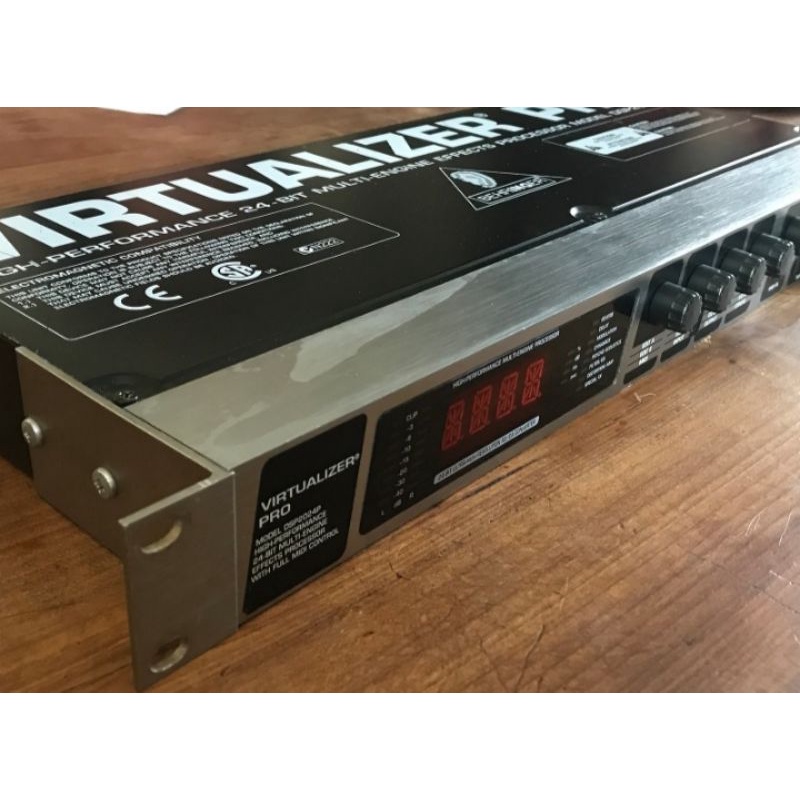 effect vocal virtualizer pro by Behringer