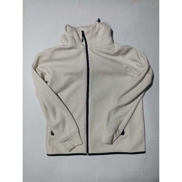 Jaket putih Uniqlo bekas original