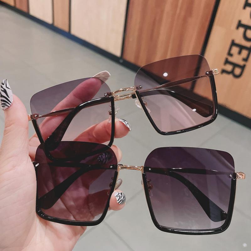 Kacamata Hitam Oversized Model Half Cut Frame Bahan Metal Untuk Wanita