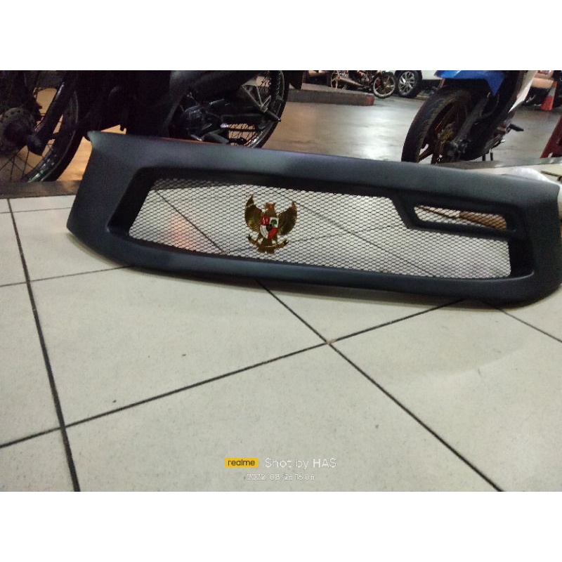 grill Brio RS model jaring 2016 emblem garuda