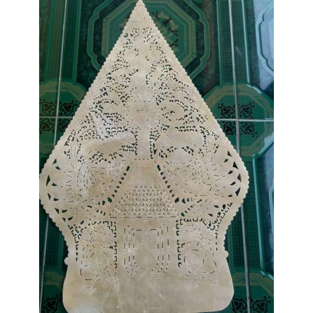 Gunungan wayang kulit putihan/belum di cat