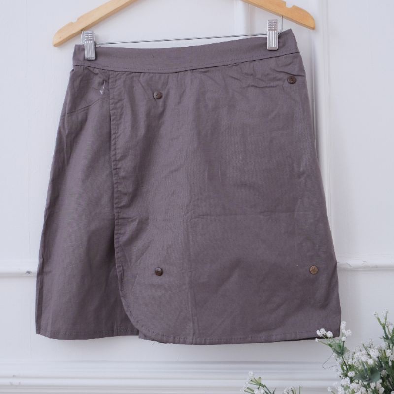 Celana Pendek Rok Jumbo Model 3/4 Katun.