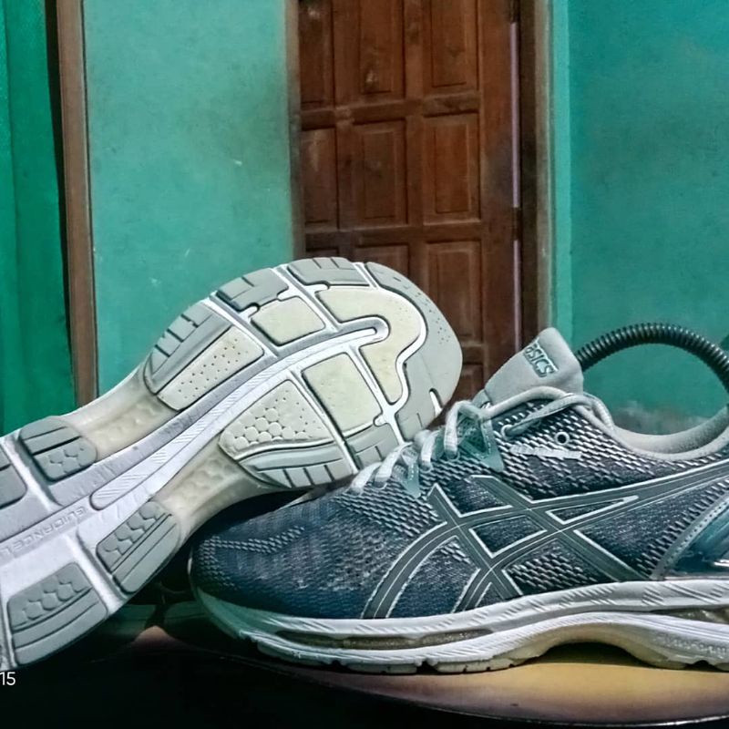 sepatu volly asics gel nimbus 20 second ori