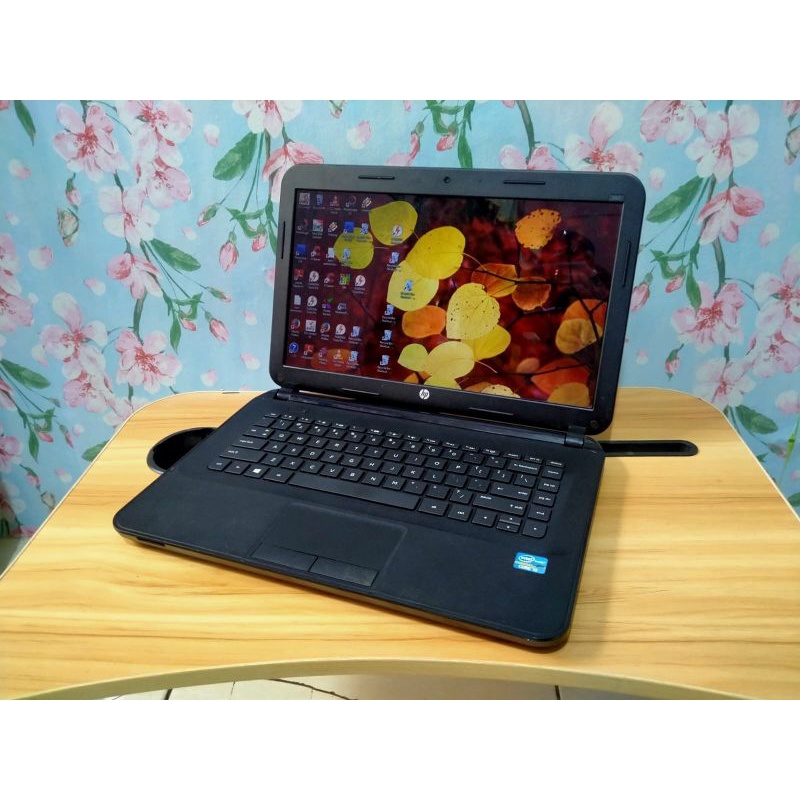 laptop hp 240 G2 14inch intel core i3 2gb ram 500gb hdd normal mulus no minus