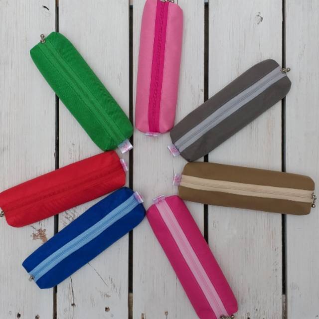 

Tempat Pinsil Polos Waterproof