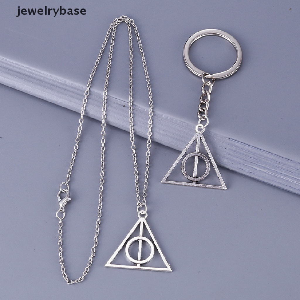 Kalung Dengan Liontin Bentuk Segitiga Desain The Deathly Hallows