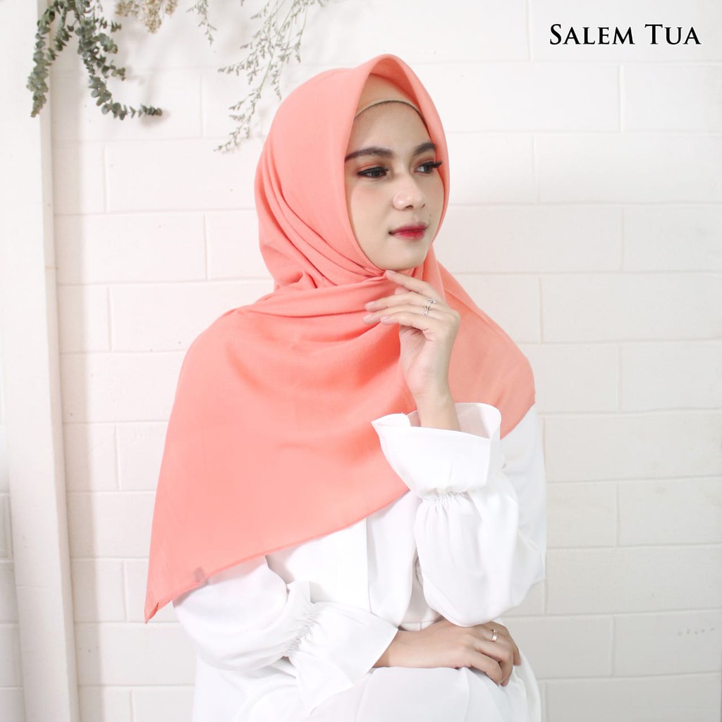 BELLA SQUARE KATUN PARIS HJ001 / HIJAB SEGI EMPAT / JILBAB SEGI EMPAT / KERUDUNG SEGI EMPAT POLOS