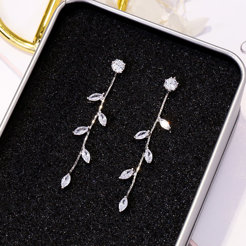 Anting Tusuk Gantung Bahan Sterling silver 925 Desain Daun Hias Zircon Gaya Retro Untuk Wanita