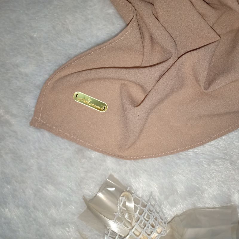 AKHWAT COLLECTIONS | PASHMINA DIAMOND CREPE ITALIANO 200X70 CM | FREE GIFT | JUMBO | PASHMINA VIRAL-Cream