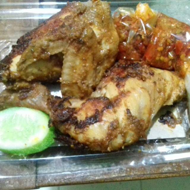 

Ayam Panggang BADAI