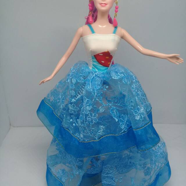 koleksi busana pesta 6 dengan bonekanya