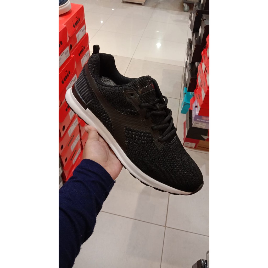 diadora valerio hitam men sale