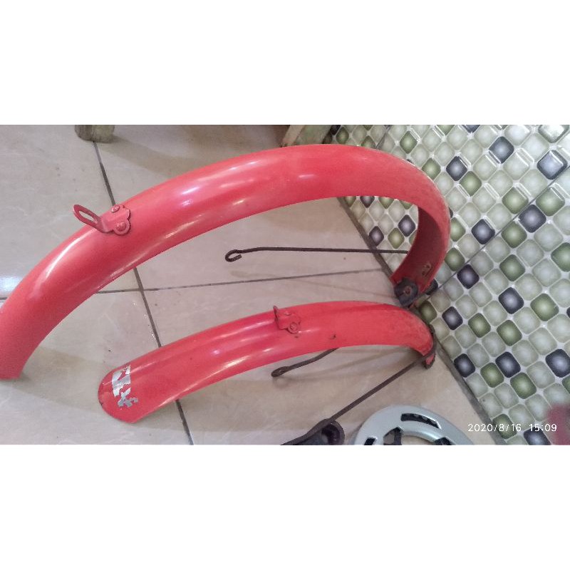 Slebor fender bekas sepeda lipat 20