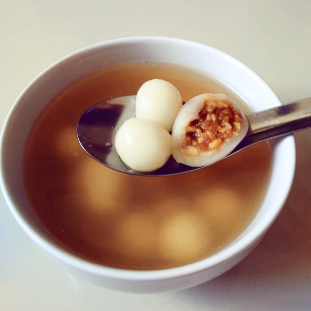 

Wedang ronde campur gula kuning