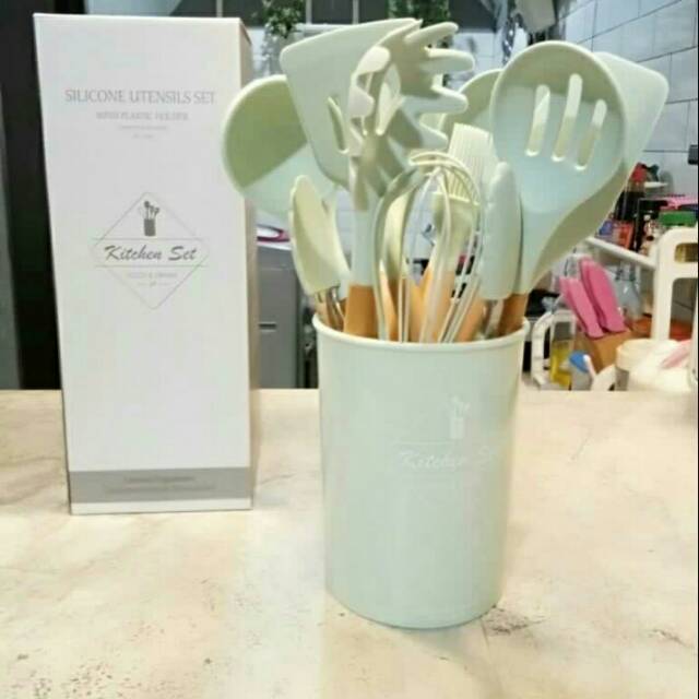 Silicone utensils set