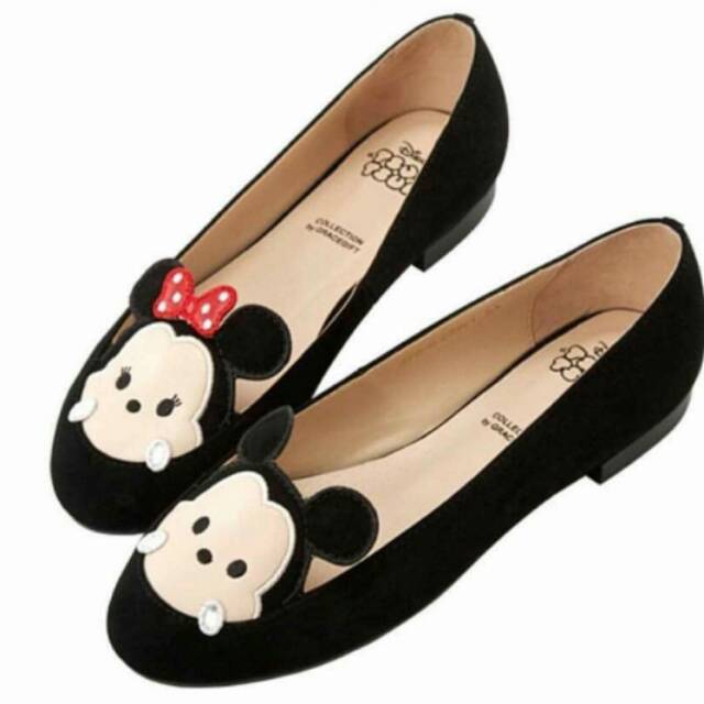 Sepatu anak tsum tsum