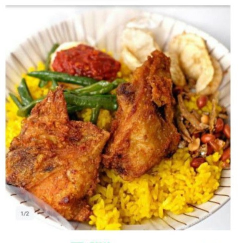 

Nasi kuning khas Pontianak