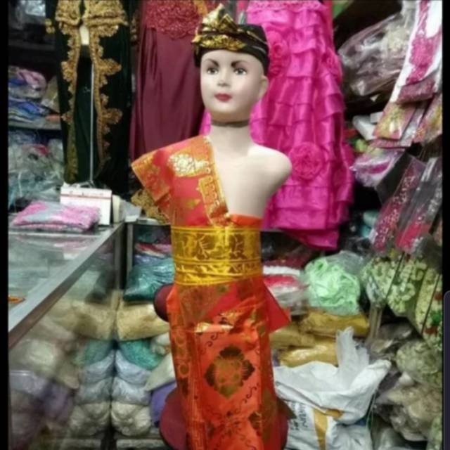 Baju Adat Bali Laki Dewasa