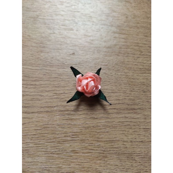 Kelopak bunga mawar dari satin mini ukuran 2cm dekorasi foto hiasan mahar seserahan pernikahan sangjit DIY hampers artificial