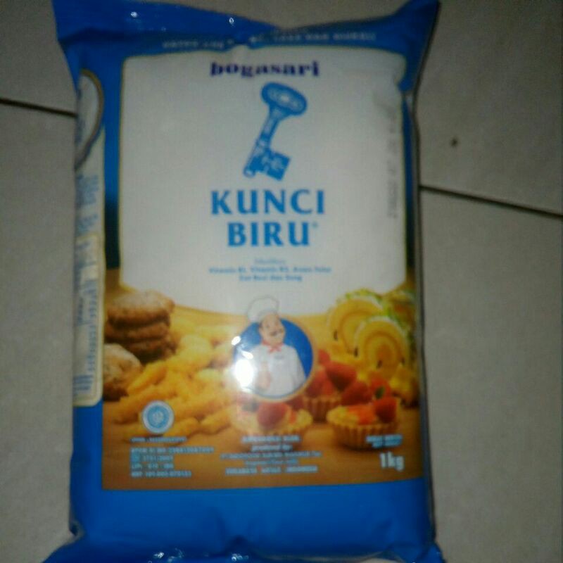 

tepung terigu kunci biru 1kg