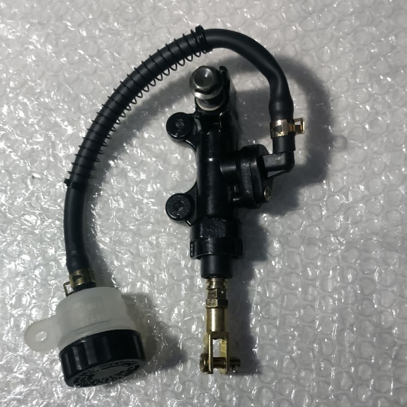 pompa master rem hidrolik belakang new model