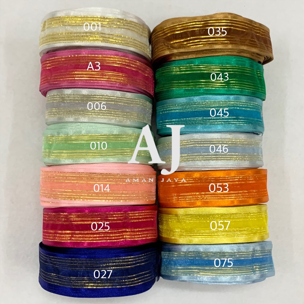 

Pita Organdi List Emas Fancy Garis Mas 1 Inch / Pita Kado Natal Lebaran Idul Fitri 2,5 cm (1613) 20 YARD