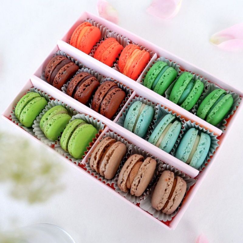 

BABY MACARON BOX ISI 18 PCS
