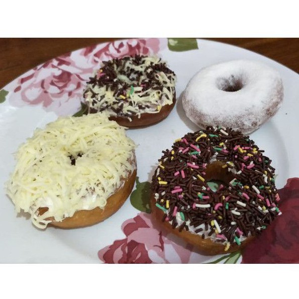 

DONAT KENTANG HOMEMADE 1 BOX 6 PCS / POTATO DONUTS / POTATO DOUGHNUTS