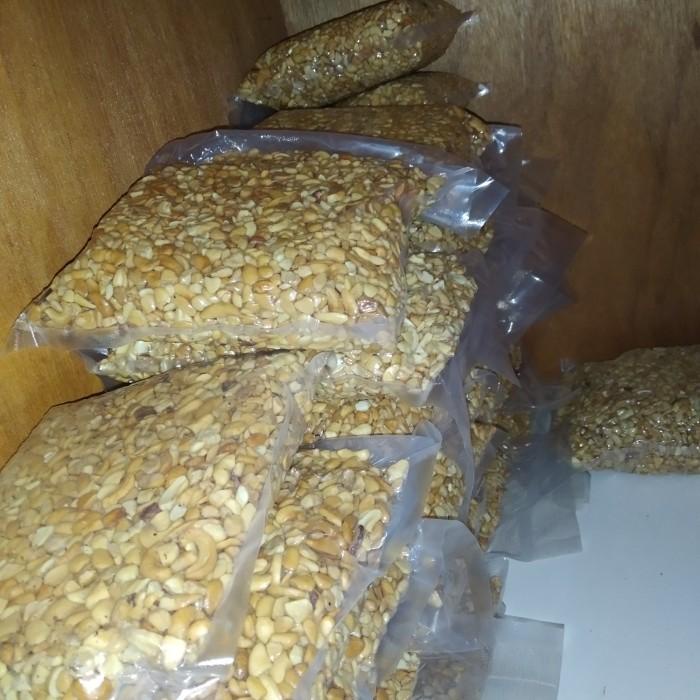

Kacang Mede Hancur Sangrai 1kg