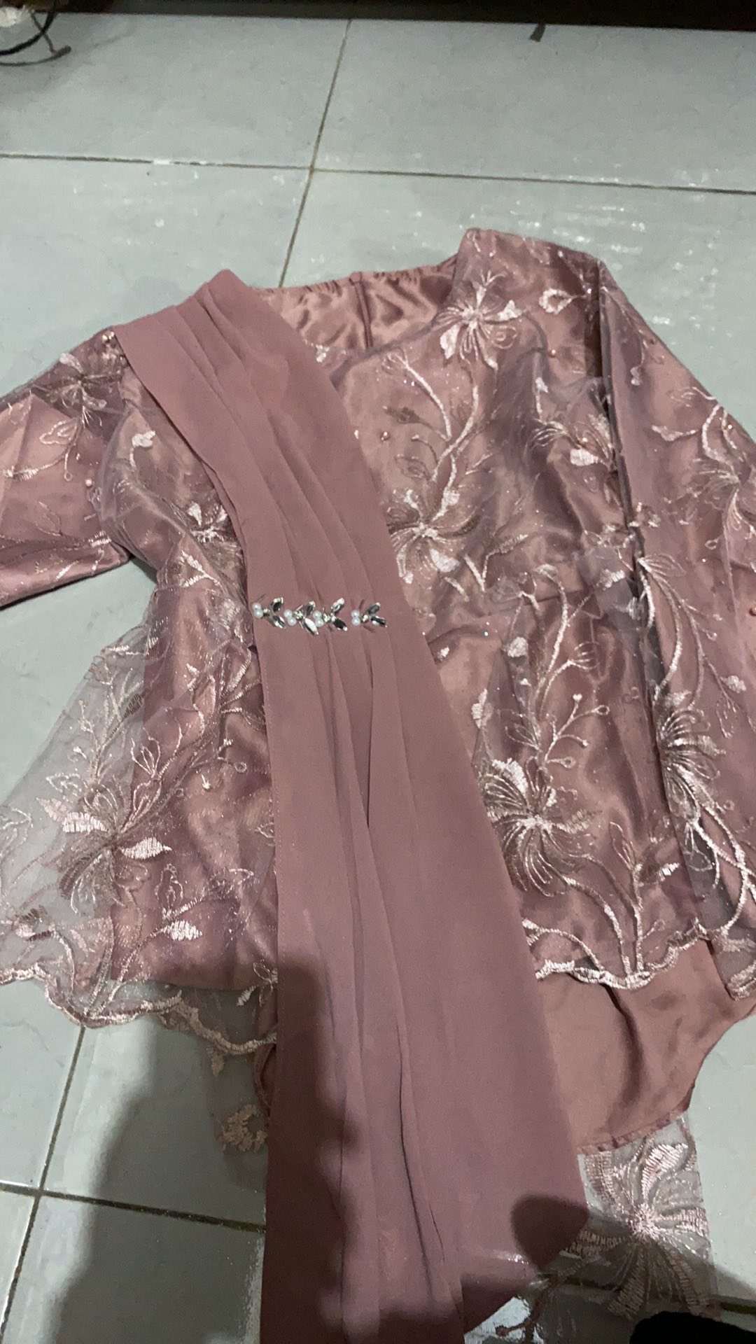 Maura Couple - Sania Ruffle Batik Couple Ori Ndoro Jowi Garansi Termurah Shopee - Batik Brokat