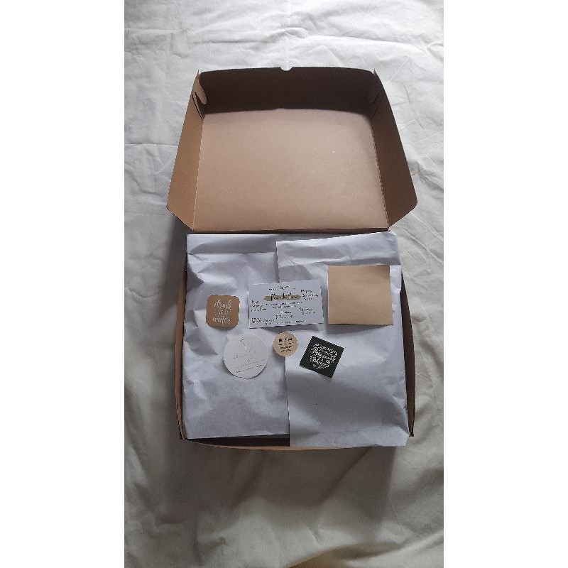 

Special gift box (CHECKOUT UNTUK KEMASAN KADO)