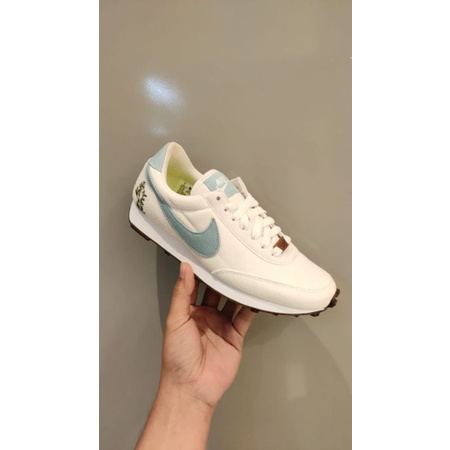 nike womens dbreak