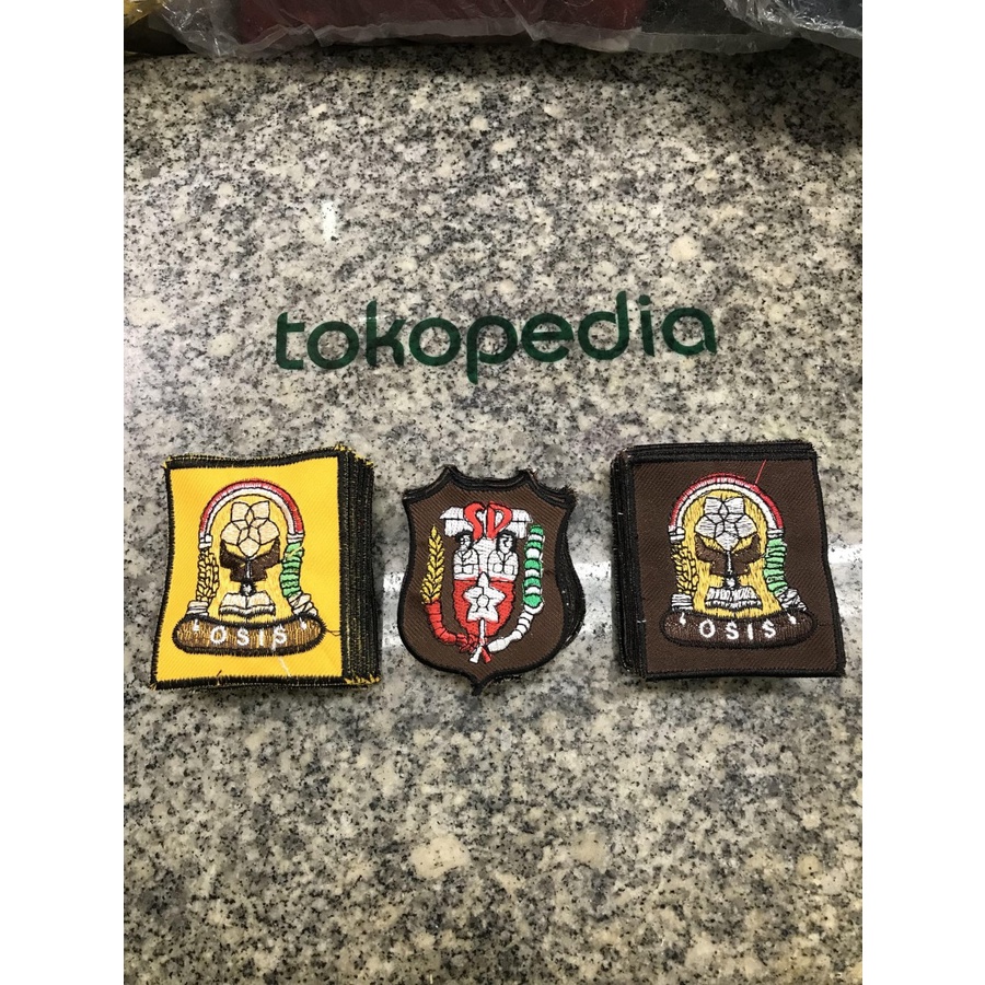 Badge / Bet SD, SMP, SMA Bordir Komputer Halus